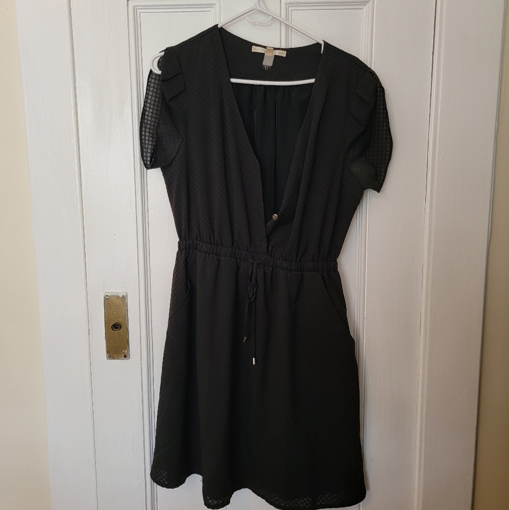 Short Sleeve Black Dress